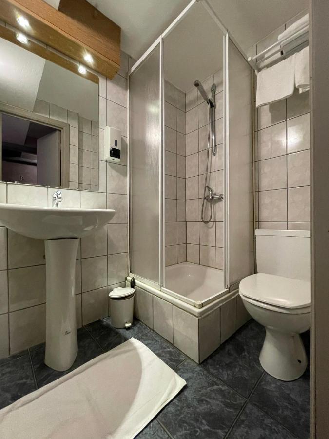 Hotel Les Arcades - La-Roche-En-Ardenne Екстер'єр фото