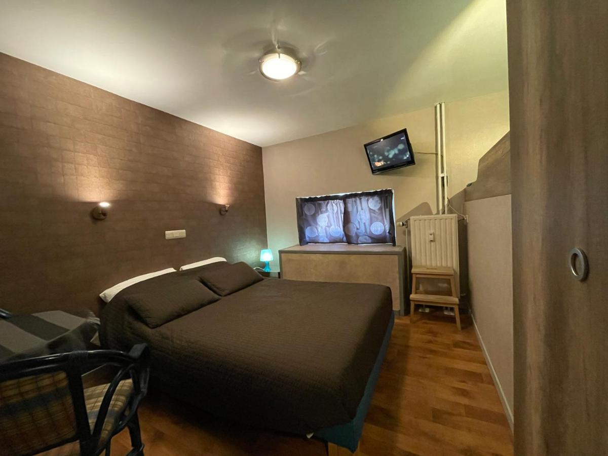 Hotel Les Arcades - La-Roche-En-Ardenne Екстер'єр фото