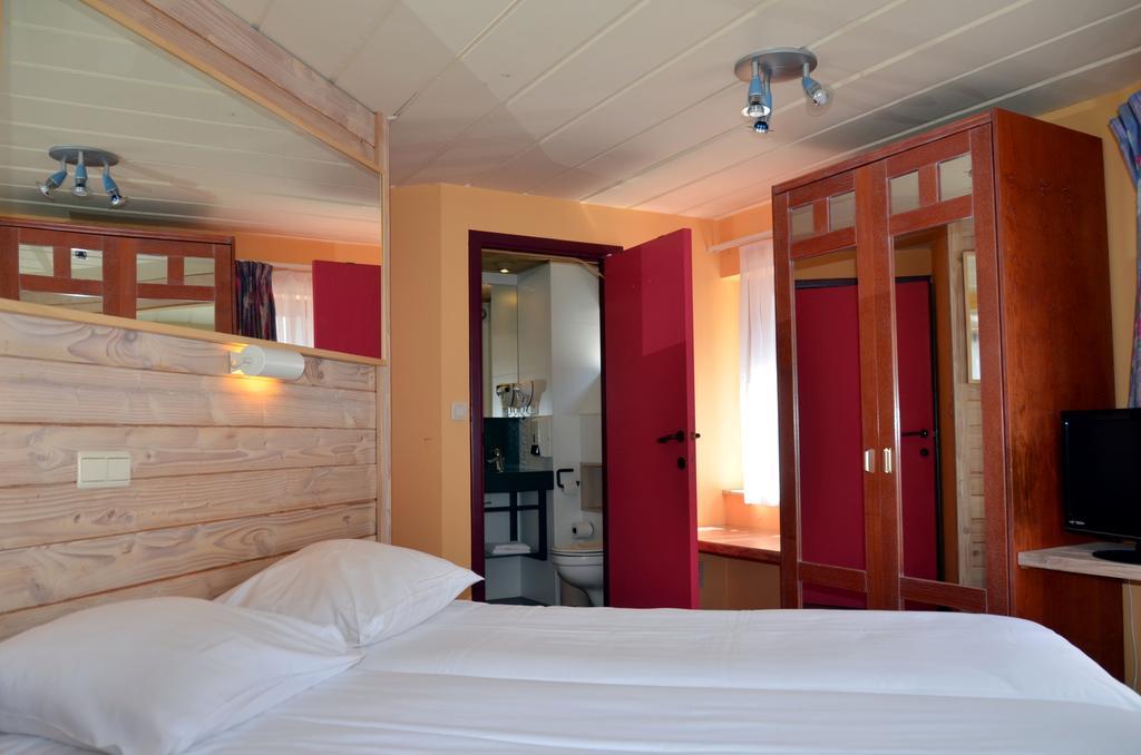 Hotel Les Arcades - La-Roche-En-Ardenne Екстер'єр фото